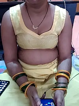 Snapshot of Diya_143 chatting on 06-18-26, 09:14 Diya 143 online show from 06-18-26, 09:14