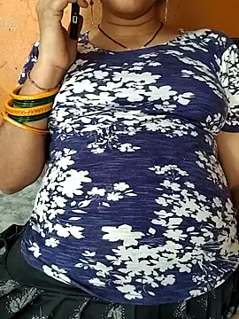 Snapshot of Diya_143 chatting on 06-19-26, 06:07 Diya 143 online show from 06-19-26, 06:07