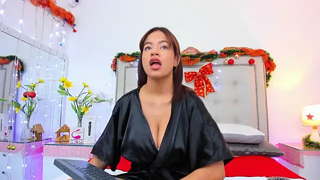 Snapshot of AnahiRivera chatting on 12-21-24, 12:06 AnahiRivera online show from 12-21-24, 12:06