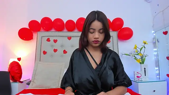 Snapshot of AnahiRivera chatting on 02-14-25, 11:53 AnahiRivera online show from 02-14-25, 11:53