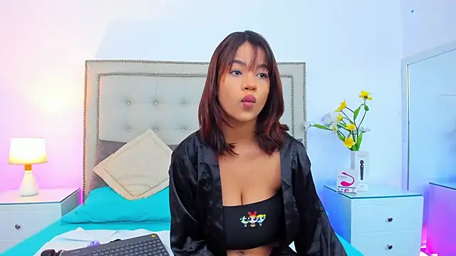 Snapshot of AnahiRivera chatting on 03-15-25, 11:29 AnahiRivera online show from 03-15-25, 11:29