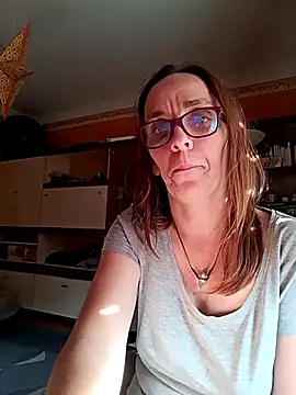 Snapshot of Dettybitch40 chatting on 09-13-25, 03:12 Dettybitch40 online show from 09-13-25, 03:12