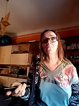 Snapshot of Dettybitch40 chatting on 10-04-25, 08:34 Dettybitch40 online show from 10-04-25, 08:34