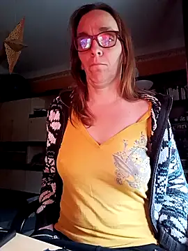 Snapshot of Dettybitch40 chatting on 10-05-25, 07:50 Dettybitch40 online show from 10-05-25, 07:50