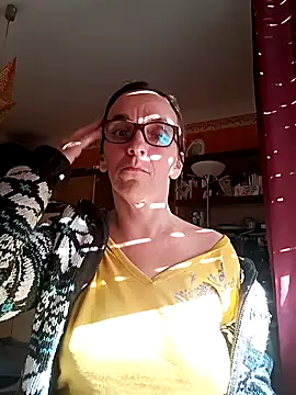 Snapshot of Dettybitch40 chatting on 10-08-25, 02:36 Dettybitch40 online show from 10-08-25, 02:36