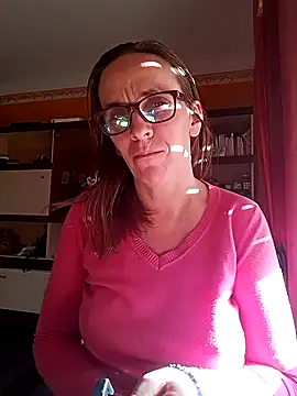 Snapshot of Dettybitch40 chatting on 10-18-25, 01:56 Dettybitch40 online show from 10-18-25, 01:56