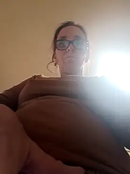 Snapshot of Dettybitch40 chatting on 11-01-25, 02:08 Dettybitch40 online show from 11-01-25, 02:08