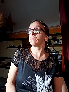 Snapshot of Dettybitch40 chatting on 11-04-25, 05:01 Dettybitch40 online show from 11-04-25, 05:01