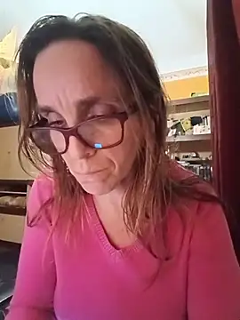 Snapshot of Dettybitch40 chatting on 11-10-25, 04:17 Dettybitch40 online show from 11-10-25, 04:17