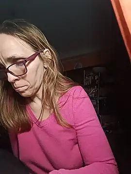 Snapshot of Dettybitch40 chatting on 11-13-25, 03:55 Dettybitch40 online show from 11-13-25, 03:55