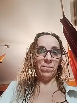 Snapshot of Dettybitch40 chatting on 11-15-25, 07:10 Dettybitch40 online show from 11-15-25, 07:10