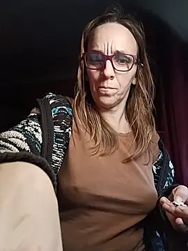 Snapshot of Dettybitch40 chatting on 11-17-25, 01:50 Dettybitch40 online show from 11-17-25, 01:50