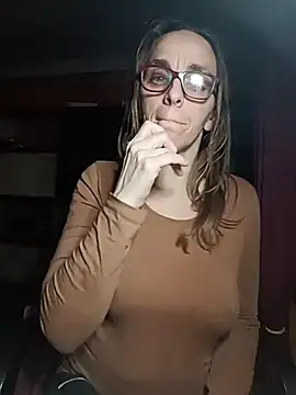 Snapshot of Dettybitch40 chatting on 11-29-25, 03:59 Dettybitch40 online show from 11-29-25, 03:59