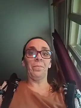 Snapshot of Dettybitch40 chatting on 12-15-25, 01:15 Dettybitch40 online show from 12-15-25, 01:15