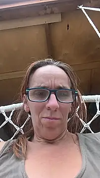 Snapshot of Dettybitch40 chatting on 06-16-26, 12:19 Dettybitch40 online show from 06-16-26, 12:19