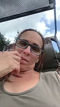Snapshot of Dettybitch40 chatting on 06-17-26, 11:23 Dettybitch40 online show from 06-17-26, 11:23