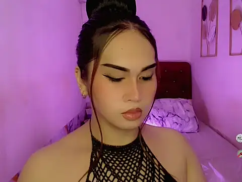 Snapshot of AlodiaOfCums chatting on 10-30-25, 03:30 AlodiaOfCums online show from 10-30-25, 03:30