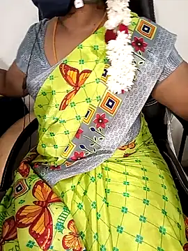Snapshot of Tamil-hotwife chatting on 03-04-25, 12:44 Tamil-hotwife online show from 03-04-25, 12:44