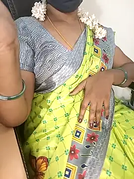Snapshot of Tamil-hotwife chatting on 03-04-25, 03:48 Tamil-hotwife online show from 03-04-25, 03:48