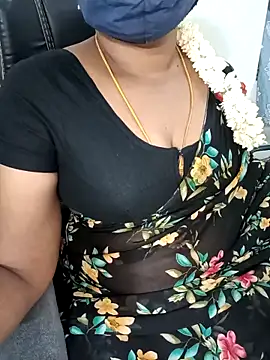 Snapshot of Tamil-hotwife chatting on 10-01-25, 05:08 Tamil-hotwife online show from 10-01-25, 05:08