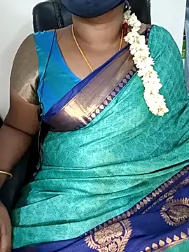Snapshot of Tamil-hotwife chatting on 10-09-25, 09:57 Tamil-hotwife online show from 10-09-25, 09:57