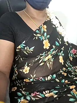 Snapshot of Tamil-hotwife chatting on 10-11-25, 06:06 Tamil-hotwife online show from 10-11-25, 06:06