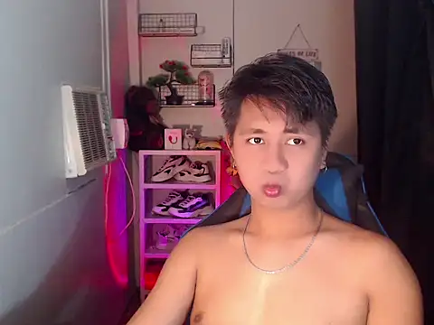 Snapshot of khael_moreno chatting on 11-30-25, 12:36 khael moreno online show from 11-30-25, 12:36