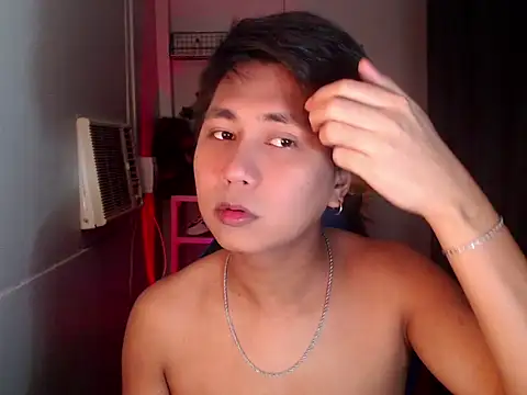 Snapshot of khael_moreno chatting on 12-04-25, 02:21 khael moreno online show from 12-04-25, 02:21