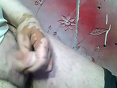 Snapshot of two_colour_cock chatting on 11-08-25, 08:07 two colour cock online show from 11-08-25, 08:07