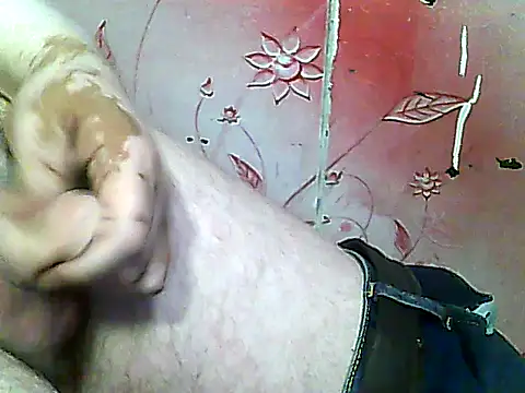 Snapshot of two_colour_cock chatting on 11-14-25, 09:13 two colour cock online show from 11-14-25, 09:13