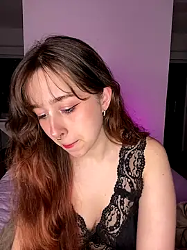 Snapshot of tsuki_chan_on chatting on 09-09-25, 04:45 tsuki chan on online show from 09-09-25, 04:45