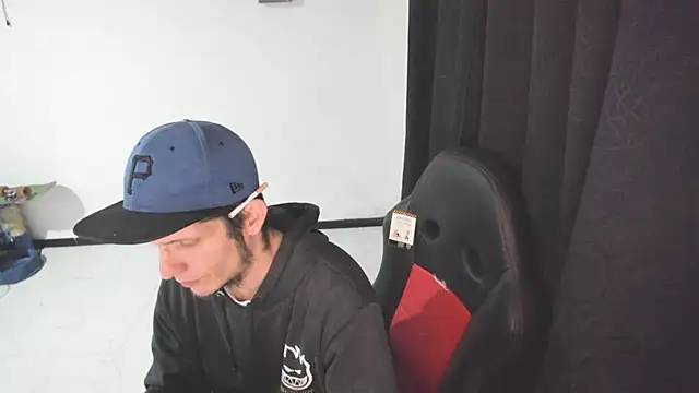 Jeff Waltonxh online show from 12-15-25, 04:39