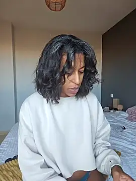 Snapshot of Goldenlace chatting on 11-27-25, 10:50 Goldenlace online show from 11-27-25, 10:50