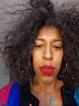 Snapshot of Goldenlace chatting on 12-16-25, 01:16 Goldenlace online show from 12-16-25, 01:16