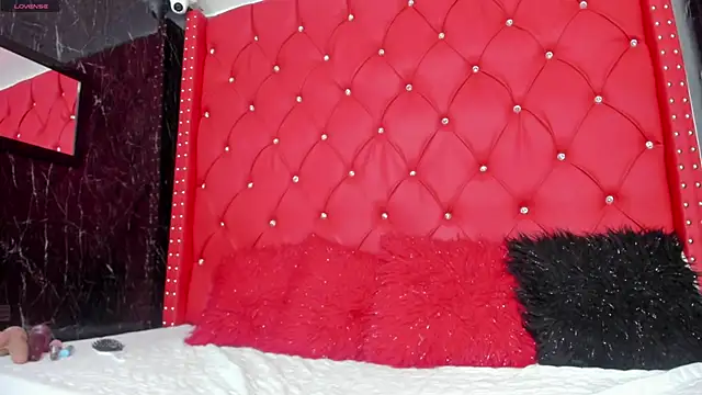 Snapshot of karlyn_angels chatting on 12-12-24, 06:53 karlyn angels online show from 12-12-24, 06:53