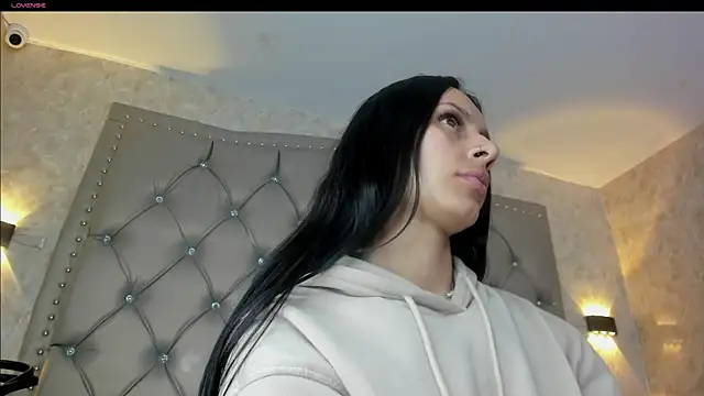 Snapshot of karlyn_angels chatting on 12-23-24, 06:58 karlyn angels online show from 12-23-24, 06:58
