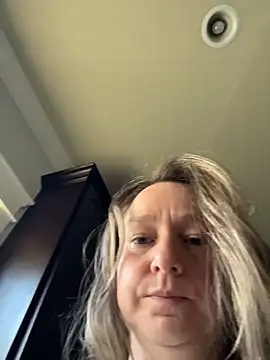 Snapshot of Vivian_MayXxX chatting on 11-29-25, 01:36 Vivian MayXxX online show from 11-29-25, 01:36