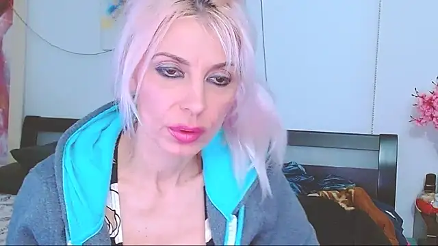 HoneyLara online show from 02-24-25, 05:33