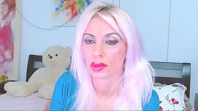 HoneyLara online show from 10-20-25, 07:03