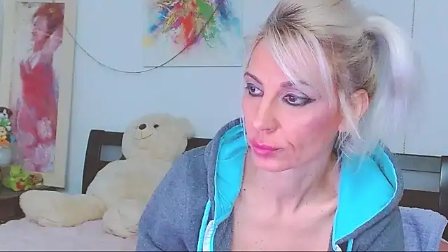 HoneyLara online show from 01-15-26, 01:43