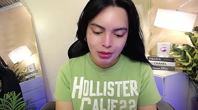 Snapshot of HotstuffCherrySummer chatting on 01-12-25, 10:34 HotstuffCherrySummer online show from 01-12-25, 10:34