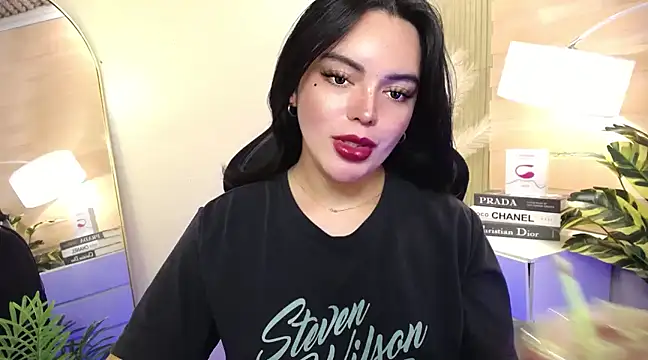 Snapshot of HotstuffCherrySummer chatting on 01-13-25, 09:30 HotstuffCherrySummer online show from 01-13-25, 09:30