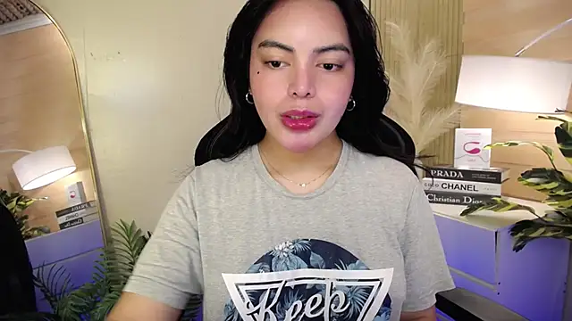 Snapshot of HotstuffCherrySummer chatting on 01-16-25, 06:25 HotstuffCherrySummer online show from 01-16-25, 06:25