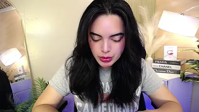 Snapshot of HotstuffCherrySummer chatting on 01-17-25, 06:57 HotstuffCherrySummer online show from 01-17-25, 06:57