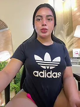 Snapshot of HotstuffCherrySummer chatting on 02-14-25, 06:23 HotstuffCherrySummer online show from 02-14-25, 06:23