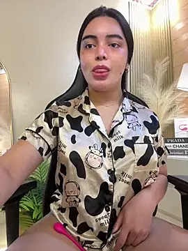 Snapshot of HotstuffCherrySummer chatting on 02-17-25, 06:53 HotstuffCherrySummer online show from 02-17-25, 06:53