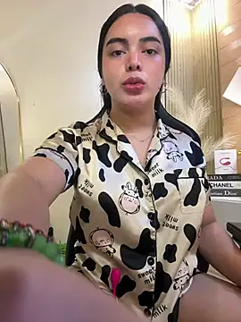 Snapshot of HotstuffCherrySummer chatting on 02-26-25, 06:15 HotstuffCherrySummer online show from 02-26-25, 06:15