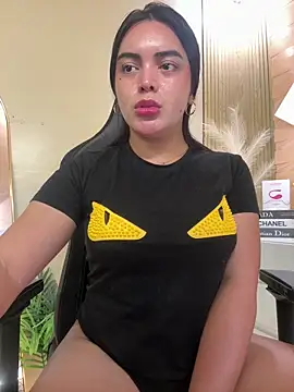 Snapshot of HotstuffCherrySummer chatting on 03-01-25, 06:13 HotstuffCherrySummer online show from 03-01-25, 06:13