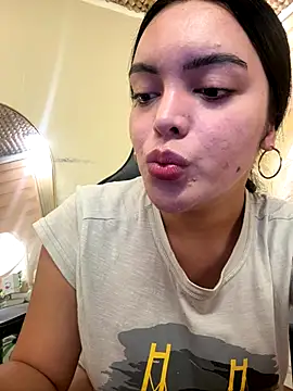 Snapshot of HotstuffCherrySummer chatting on 11-21-25, 08:02 HotstuffCherrySummer online show from 11-21-25, 08:02