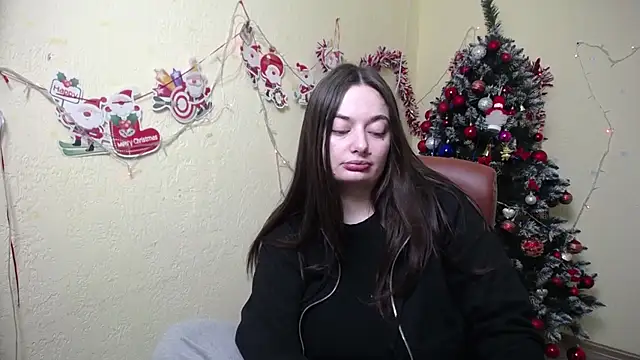 Snapshot of MilanaPrice chatting on 12-23-24, 07:30 MilanaPrice online show from 12-23-24, 07:30